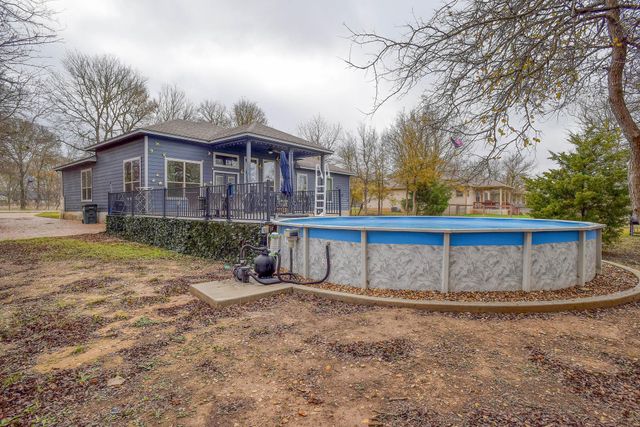 172 Waipahoehoe DR, Bastrop, TX 78602