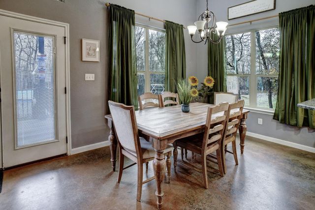 172 Waipahoehoe DR, Bastrop, TX 78602