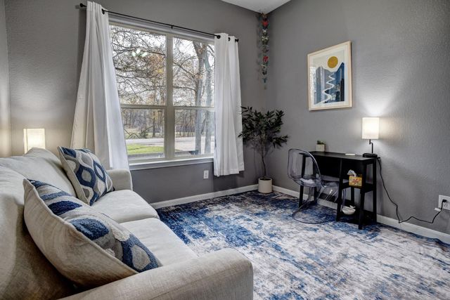 172 Waipahoehoe DR, Bastrop, TX 78602