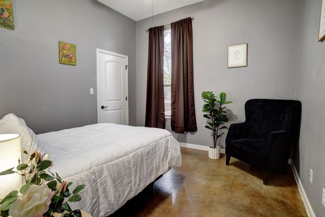 172 Waipahoehoe DR, Bastrop, TX 78602