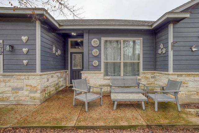 172 Waipahoehoe DR, Bastrop, TX 78602