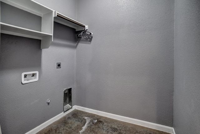 172 Waipahoehoe DR, Bastrop, TX 78602