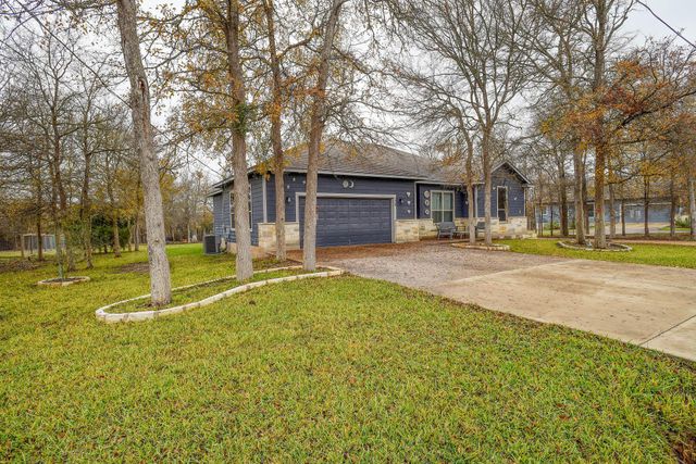 172 Waipahoehoe DR, Bastrop, TX 78602