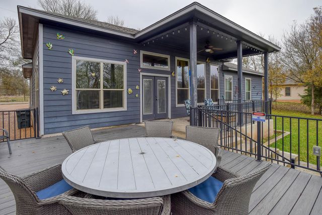 172 Waipahoehoe DR, Bastrop, TX 78602