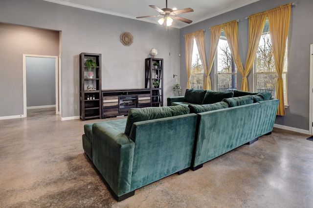 172 Waipahoehoe DR, Bastrop, TX 78602