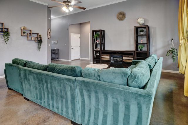 172 Waipahoehoe DR, Bastrop, TX 78602