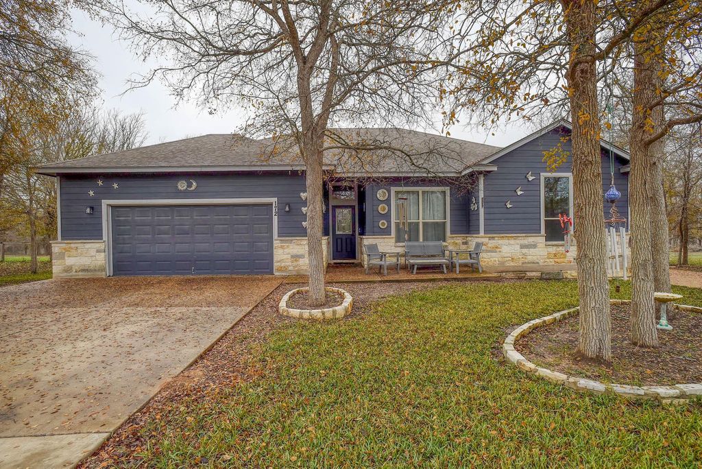 172 Waipahoehoe DR, Bastrop, TX 78602
