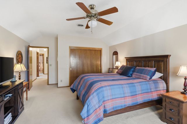 4391 Winston Place, Bettendorf, IA 52722