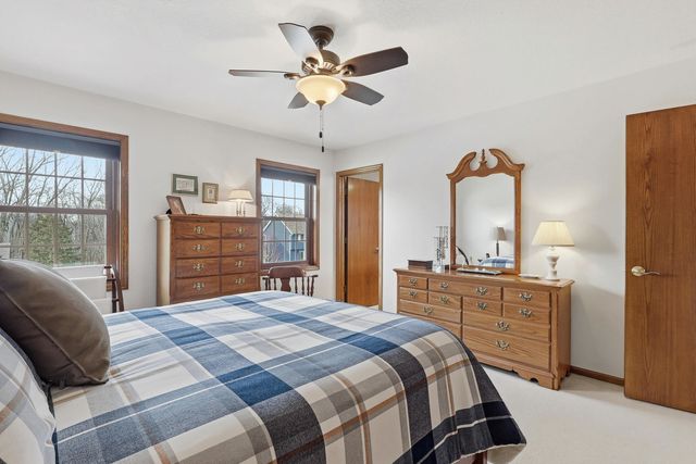 4391 Winston Place, Bettendorf, IA 52722