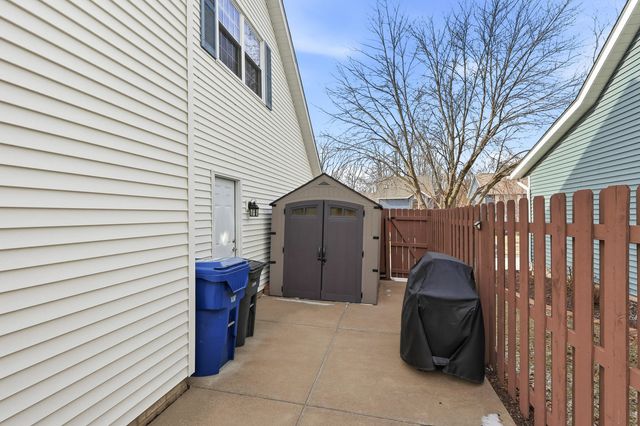 4391 Winston Place, Bettendorf, IA 52722