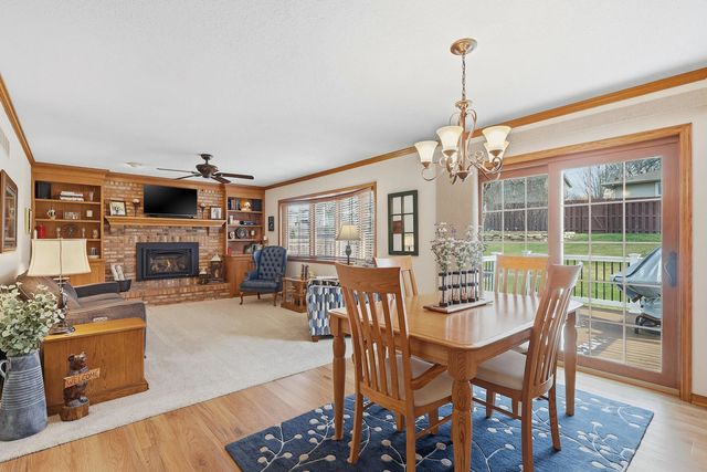 4391 Winston Place, Bettendorf, IA 52722