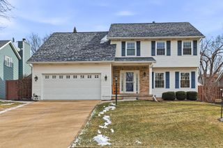 4391 Winston Place, Bettendorf, IA 52722