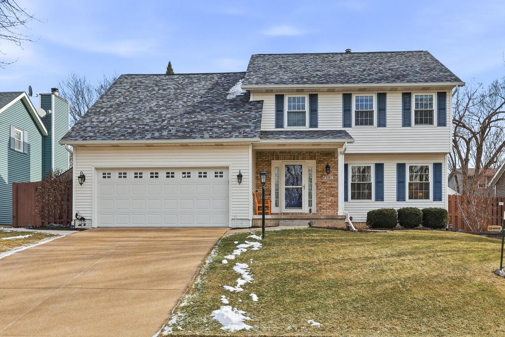 4391 Winston Place, Bettendorf, IA 52722