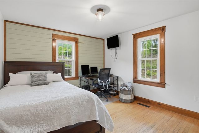 55 Century Farm Road, Sutton, MA 01590