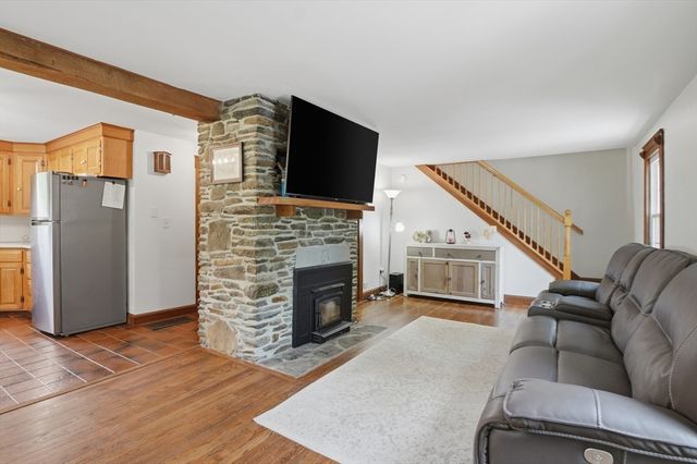 55 Century Farm Road, Sutton, MA 01590