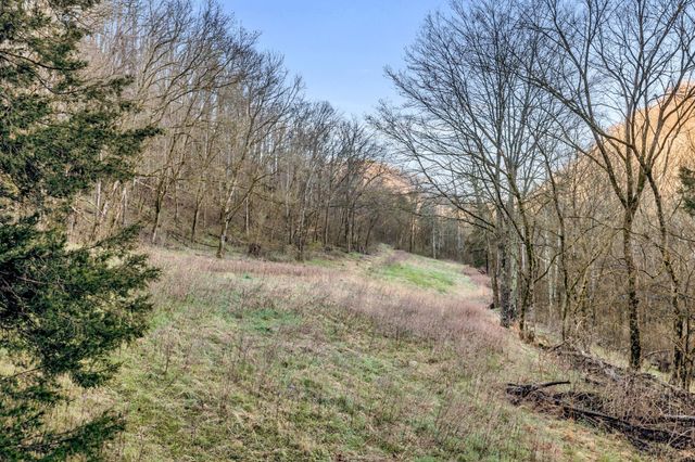 290 Hazel Huffines Ln, Whitleyville, TN 38588