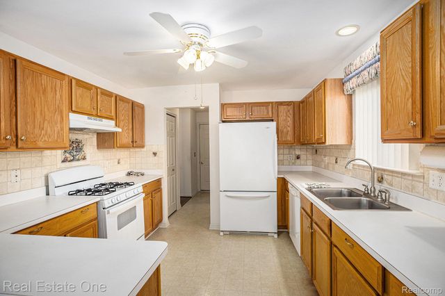 4378 Gardenia Drive, Sterling Heights, MI 48314