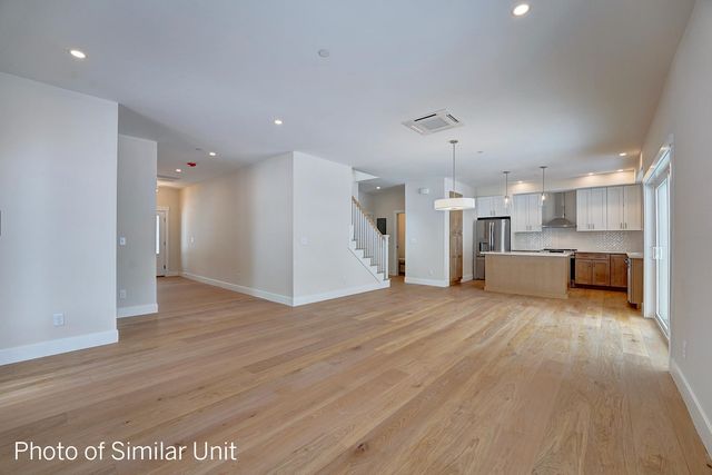 24 Kasnet Drive, Rye, NH 03870