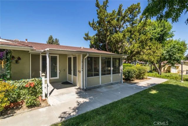 19124 Avenue Of The Oaks A, Newhall, CA 91321