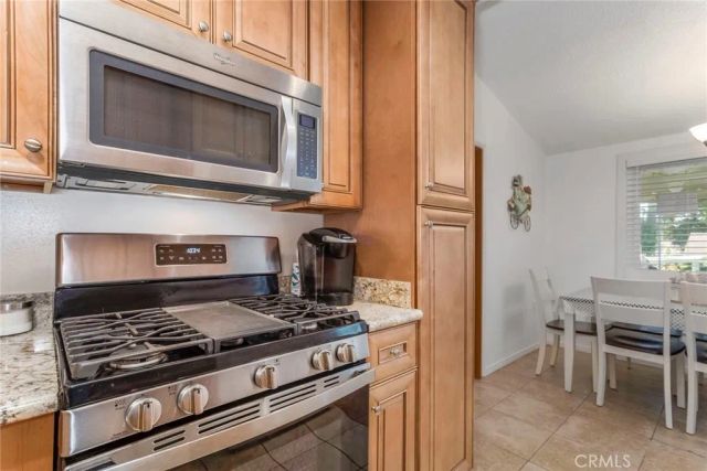 19124 Avenue Of The Oaks A, Newhall, CA 91321