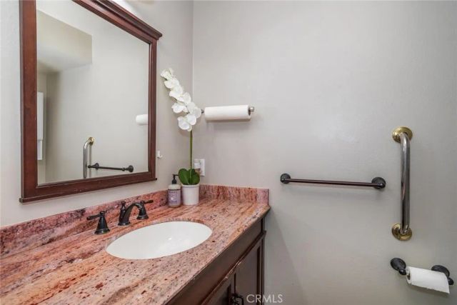 19124 Avenue Of The Oaks A, Newhall, CA 91321