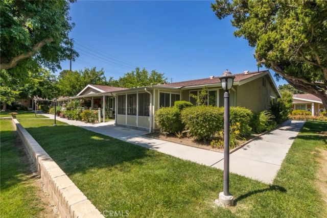 19124 Avenue Of The Oaks A, Newhall, CA 91321