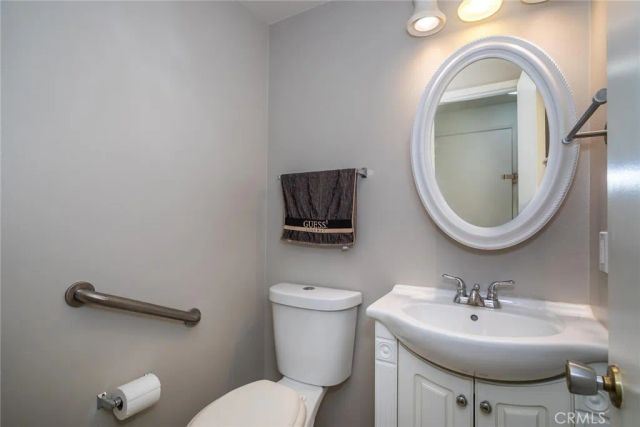 19124 Avenue Of The Oaks A, Newhall, CA 91321
