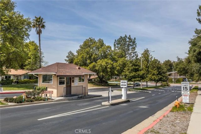 19124 Avenue Of The Oaks A, Newhall, CA 91321