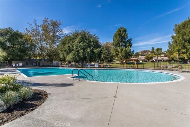 19124 Avenue Of The Oaks A, Newhall, CA 91321