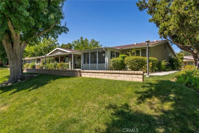 19124 Avenue Of The Oaks A, Newhall, CA 91321