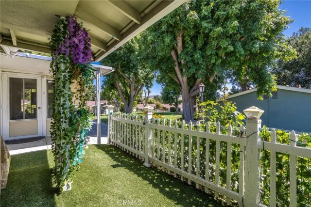 19124 Avenue Of The Oaks A, Newhall, CA 91321