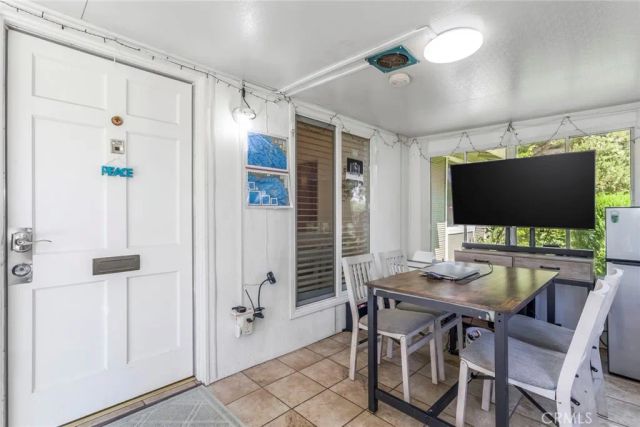 19124 Avenue Of The Oaks A, Newhall, CA 91321