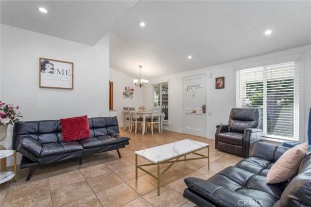 19124 Avenue Of The Oaks A, Newhall, CA 91321