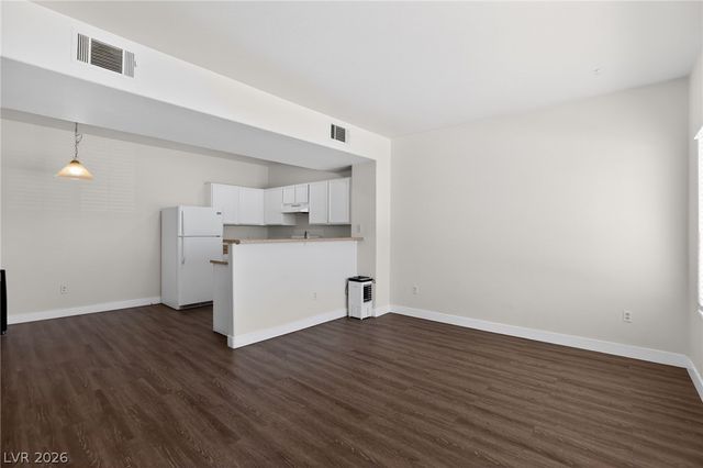 2060 Rancho Lake Drive 203, Las Vegas, NV 89108