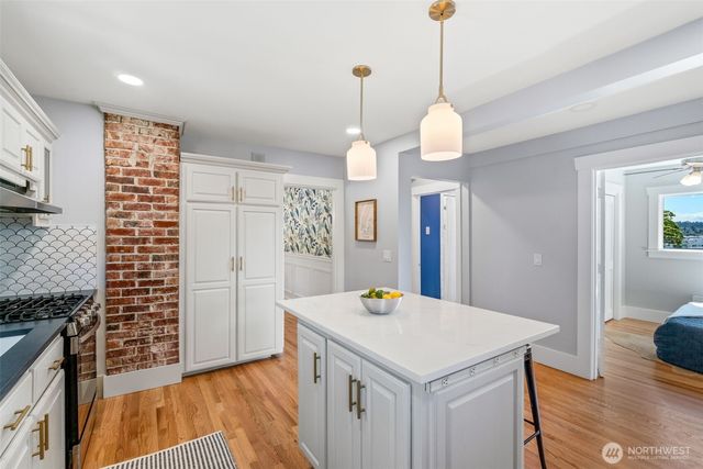 300 NW 47th Street, Seattle, WA 98107