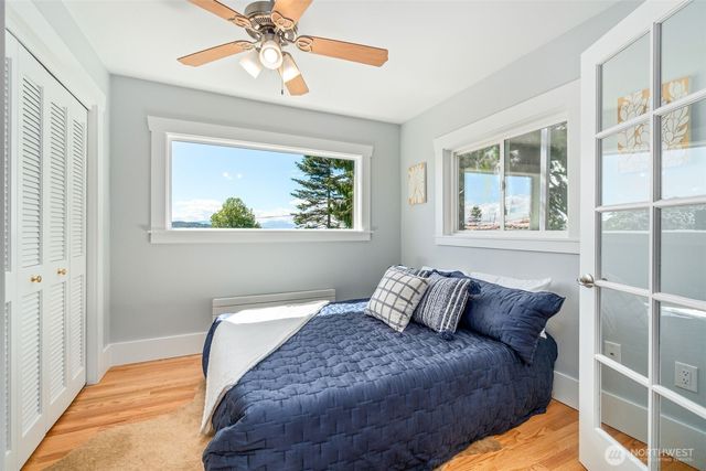 300 NW 47th Street, Seattle, WA 98107