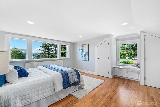 300 NW 47th Street, Seattle, WA 98107