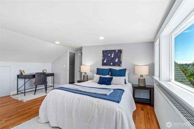 300 NW 47th Street, Seattle, WA 98107
