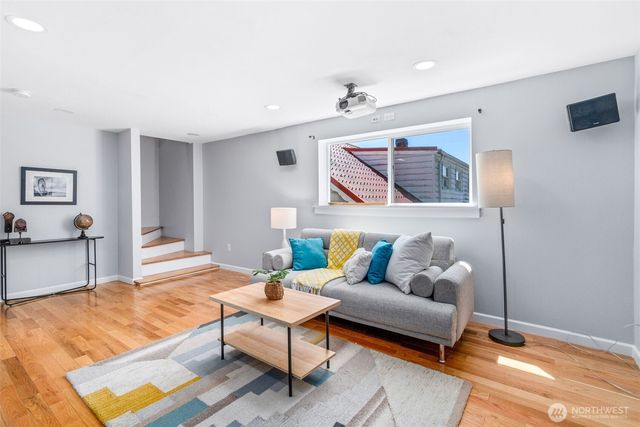 300 NW 47th Street, Seattle, WA 98107