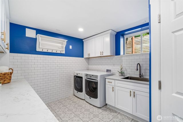 300 NW 47th Street, Seattle, WA 98107