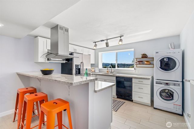 300 NW 47th Street, Seattle, WA 98107