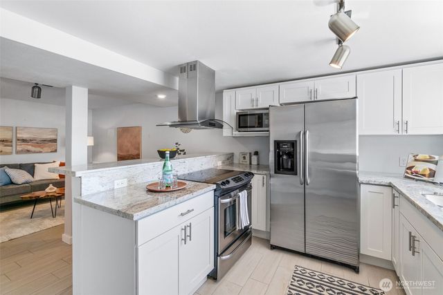 300 NW 47th Street, Seattle, WA 98107