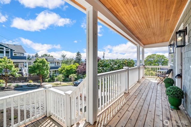 300 NW 47th Street, Seattle, WA 98107