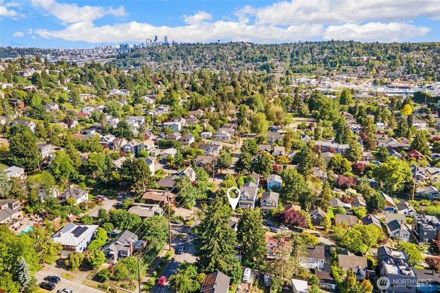 300 NW 47th Street, Seattle, WA 98107