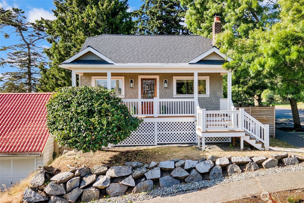 300 NW 47th Street, Seattle, WA 98107