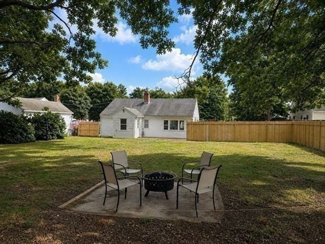 19 Rayburn Rd, Stoughton, MA 02072