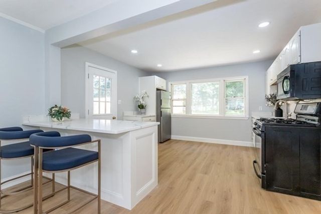 19 Rayburn Rd, Stoughton, MA 02072