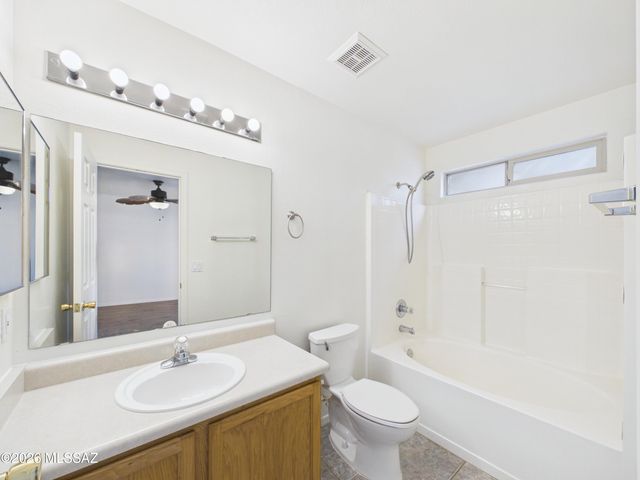 10096 Desert Valley Place, Tucson, AZ 85747