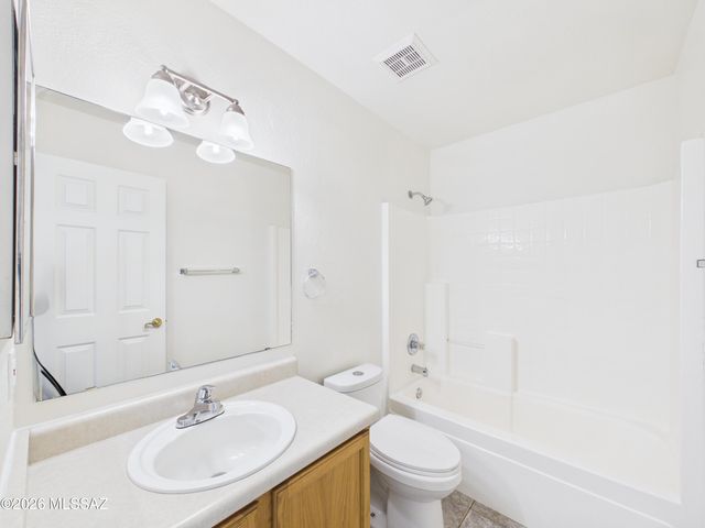 10096 Desert Valley Place, Tucson, AZ 85747