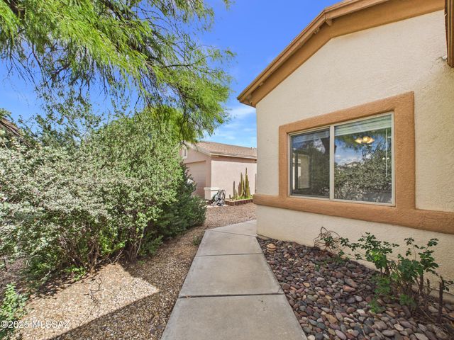 10096 Desert Valley Place, Tucson, AZ 85747